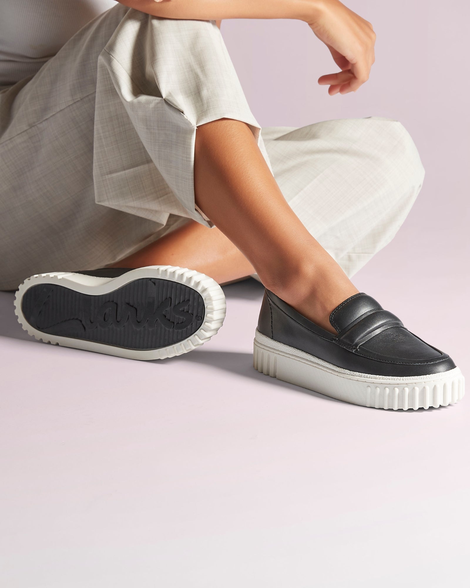 Mayhill Cove Black Leather